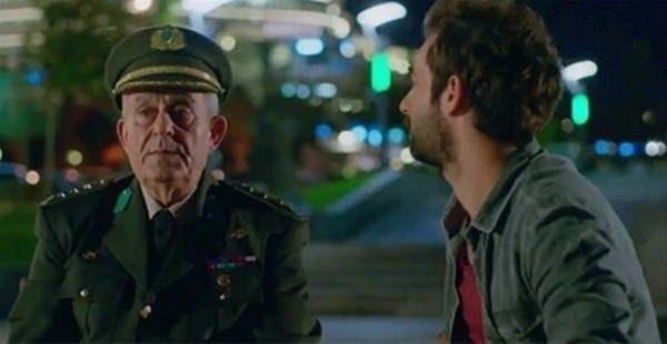 <p>Poyraz Karayel'in "Cevher Albay"ı İsmail Düvenci ünlü oyuncunun babası çıktı.</p>