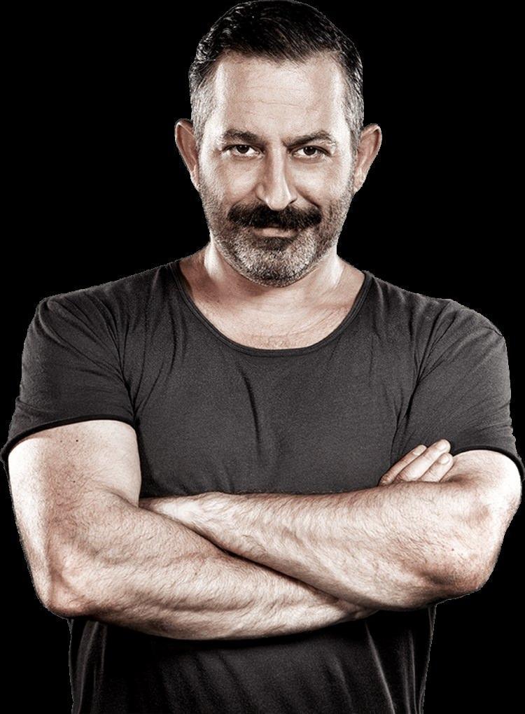 <p><strong>Cem Yılmaz</strong> <br />
<br />
Boğaziçi Üniversitesi Turizm ve Otel Yönetimi Bölümü mezunudur.</p>