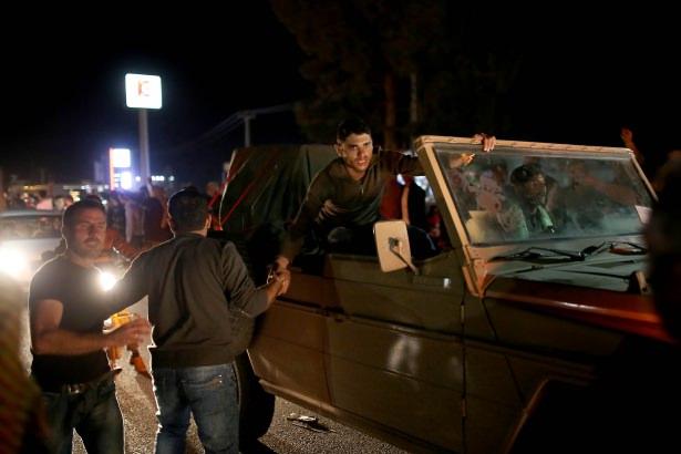 <p>Özel harekat polislerinin zırhlı araçları eşliğinde ilerleyen peşmerge konvoyu, saat 21.00'de Şanlıurfa'ya ulaştı. </p>
