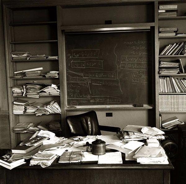 <p>Albert Einstein’ın öldüğü gün ofisinden bir kare</p>
