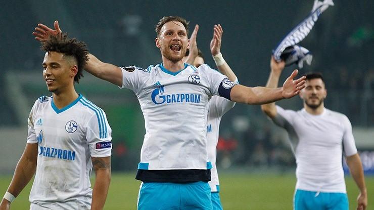 <p>16-) Schalke 04 18.00         </p>
