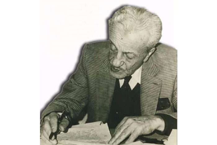 <p>Kahramanmaraşlı bir aileden gelen Necip Fazıl'ın çocukluğu, emekli mahkeme reisi büyük babasının İstanbul Çemberlitaş'taki konağında geçti.</p>