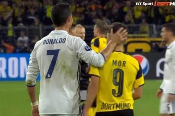 <p>Karşılaşmayı yayınlayan Antena 3 televizyonu, 19 yaşındaki Emre Mor'un sahada gösterdiği performansla gelecek vaat eden futbolcular arasında ilk sırada yer aldığını belirtti.</p>

<p> </p>
