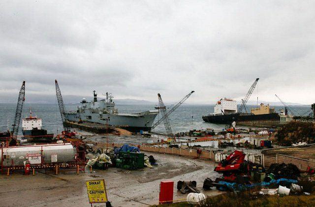 <p>4.8 milyon euro başlangıç fiyatıyla açık arttırmaya çıkarılan dev gemiye istenen talip çıkmayınca Surus Inversa firması üzerinden 2.7 milyon euro karşılığında Türk firması Leyal'e satıldı.</p>

<p> </p>
