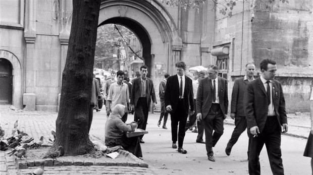 <p>Beşiktaş maçı için gelen Ajax futbol takımı kafilesinin İstanbul gezisi (1966. Nuruosmaniye)</p>
<ul>
</ul>