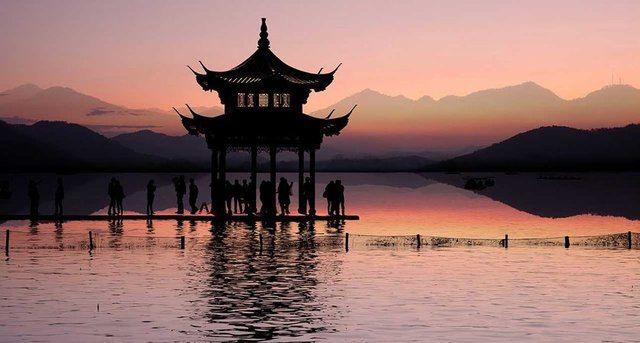 <p>54- Hangzhou, Çin</p>

<p>2013 ziyaretçi sayısı: 3,160.1</p>

<p>2014 ziyaretçi sayısı: 3,230.7</p>
