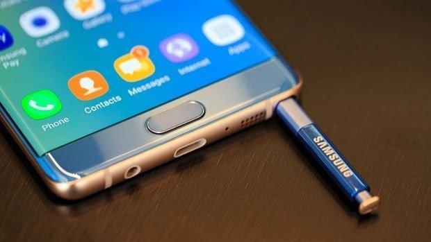 <p>Samsung, geri çağrılarak yenilenen cihazların da yangın riski taşıdığının belirlenmesi üzerine Note 7 üretimini tamamen durdurdu ve satılan 2,5 milyon cihazı geri çağırdı.</p>
