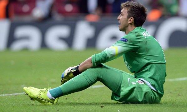 <p>EN KÖTÜ OYNADIĞIN MAÇ</p>
<p><strong>Başakşehir maçı. Galatasaray'a geldiğim ilk sene ilk maçım.</strong></p>