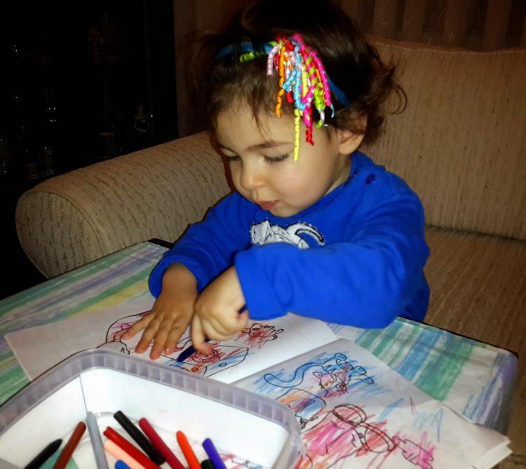 <p>Mum boya ile yapılan çalışmalar</p>