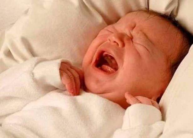 <p>Dünyada hangi ırkta olursa olsun bütün yeni doğan bebekler 440 hz yüksekliğinde ve la notasıyla ağlar.</p>
<p> </p>
