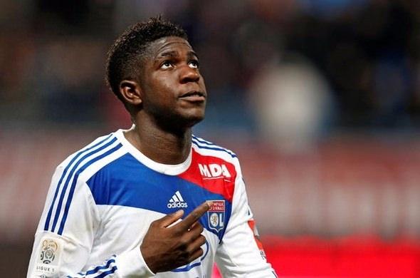 <p>SAMUEL UMTITI | O da Genç milli takımlardan tandemdeki kankası Kurt Zouma gibi, fiziğiyle ve tekniğiyle büyük kulüplerin her transfer döneminde peşinden koştuğu isimlerden oldu. Barcelona'nın geleceğe yatırım kumpanyasına dahil olan ve geçtiğimiz transfer döneminde Katalanlara transfer olan Umtiti'de menajerlik oyunlarının el yakan Wonderkid'lerinden...</p>

<p> </p>
