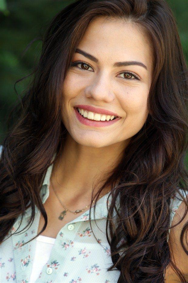 <p>Demet Özdemir - 24</p>

<p> </p>
