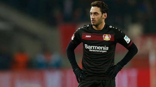 <p>HAKAN ÇALHANOĞLU (BAYER LEVERKUSEN)</p>

<p> </p>

<p>Bundesliga: 15 maç, 6 gol, 5 asist</p>

<p>Toplam: 22 maç, 7 gol, 7 asist</p>

<p>*Trabzonspor'la olan sözleşmesini haksız yere feshettiği için FIFA tarafından 4 ay futboldan men edildi.</p>

<p> </p>
