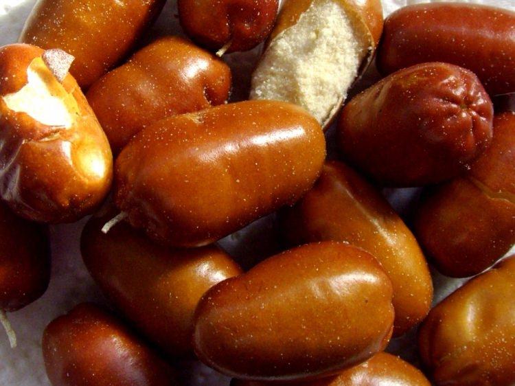 <p>Bir avuç kadar iğdeyi rengi sarılaşana kadar kaynattıktan sonra tüketirseniz, ishal sorununuza iyi gelecektir.</p>