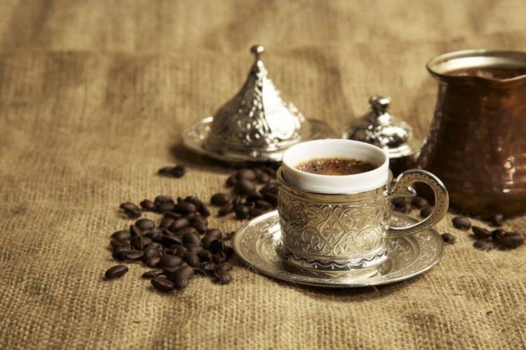 <p>6. <strong>Parkinson</strong> görülme riskini azaltır.</p>
