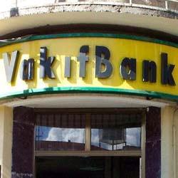 Geleneksel Bayram Kredisi Bir diğer geleneksel bayram kredi de Vakıfbank'tan. Kampanya kapsamında 40.000TL kredi çekmek mümkün. 60 ay vade ile 40.000TL'lik kredide aylık faiz oranı %1,33. Aylık faiz oranı %0 olarak görünen 12 ve 24 ay vadeli 20.000TL'lik kredilerde ise dosya masrafı bir hayli yüksek görünüyor.