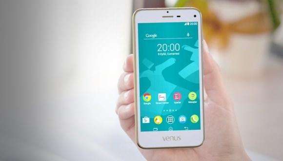 <p>VESTEL VENUS V3 5040</p>
<p>Vestel'in alt segment ürünü Venus V3 5040 ise çıkarılabilir bataryasıyla dikkat çekiyor. 5.0 inç'lik ekranı bulunan cihazda Gorilla Glass 3 ekran teknolojisi yer alırken, işlemci olarak da 1.3 GHz hızında Snapdragon 212 kullanılıyor. 1 GB RAM ve 16 GB hafızası bulunan Venus V3 5040'un fiyatı ise 849 TL olarak belirlenmiş.</p>