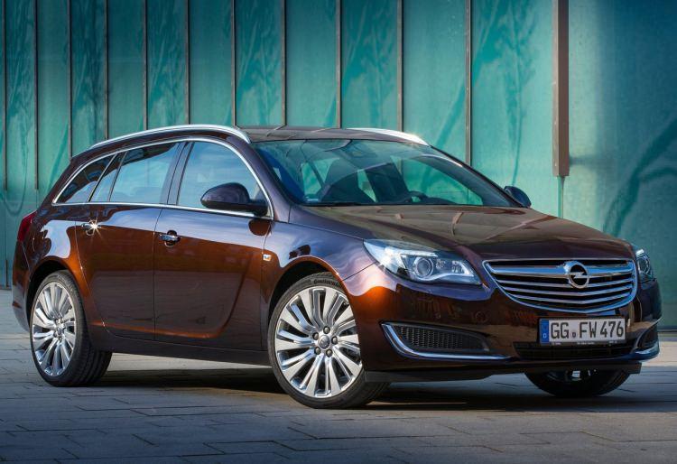 <p>Opel Insignia Sports Tourer</p>

<p>2017 çıkışlı başlangıç fiyatı: 145.400 TL<br />
​2016 çıkışlı başlangıç fiyatı: 135.153 TL</p>
