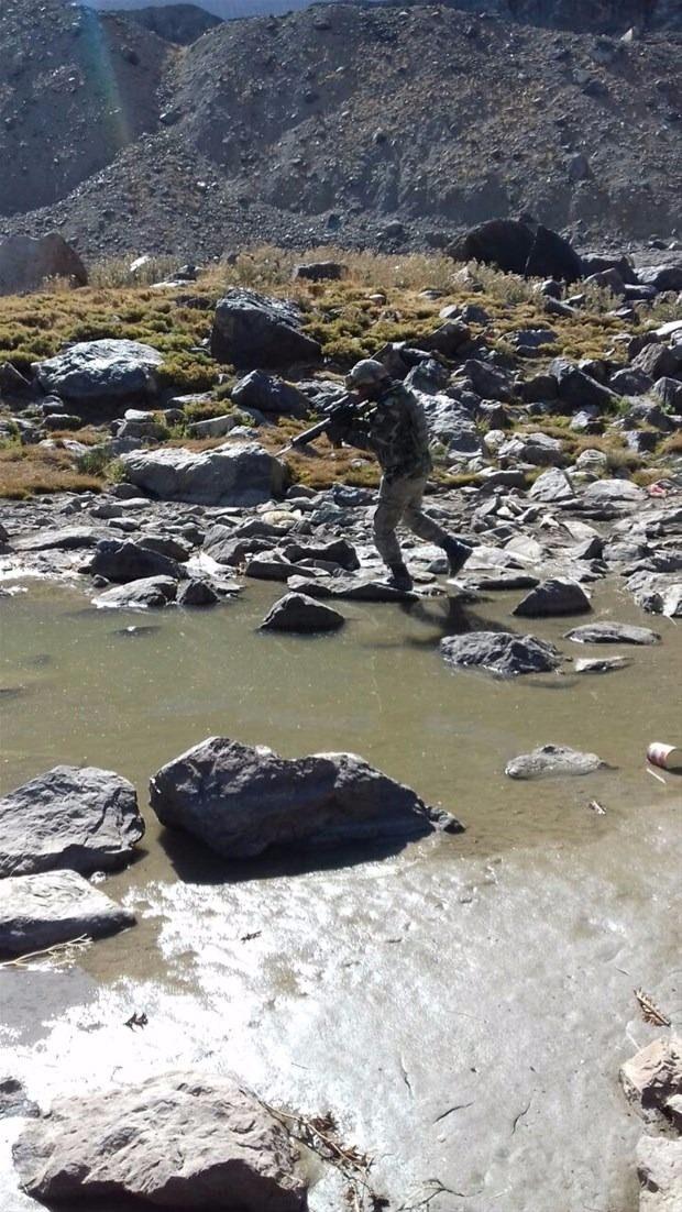 <p>Çukurca Ormanlı sektöründe yapılan operasyonda 600 karton kaçak sigara ele geçirildi.</p>
<p> </p>