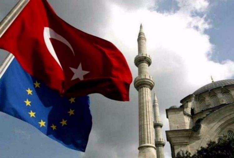 <p><strong>EUROPOL ANLAŞMASI: </strong>EUROPOL ile işbirliği anlaşması imzalanacak ve bu anlaşma kısa sürede TBMM’den geçecek.</p>
