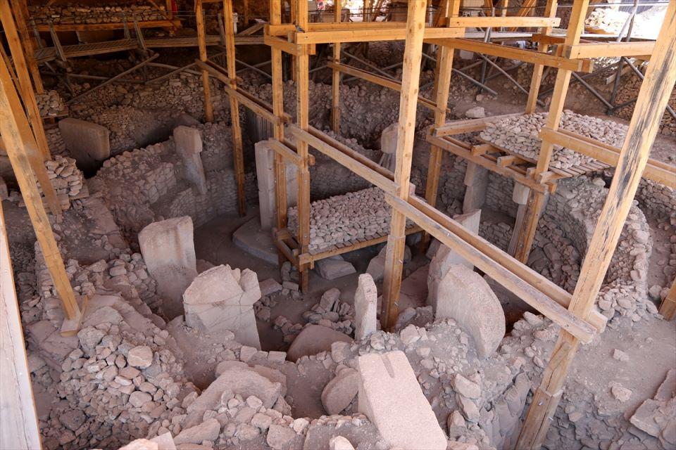 <p>İl Kültür ve Turizm Müdürü Aydın Aslan, AA muhabirine yaptığı açıklamada, Göbeklitepe'nin dünyanın en önemli arkeolojik keşfi olduğunu söyledi.</p>

<p> </p>
