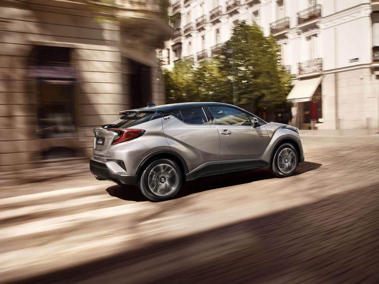 <p>Türkiye'de üretilen ilk hibrit ve ilk crossover C-HR'de 1.8 litrelik hibrit motor seçeneğinin de yer alması planlanıyor.</p>