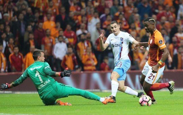 <p>AURELIEN CHEDJOU | Galatasaray | Yıllık ücret: 8.800.000 TL</p>
