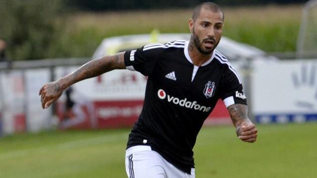 <p>Ricardo Quaresma 1.700.000 milyon avro</p>