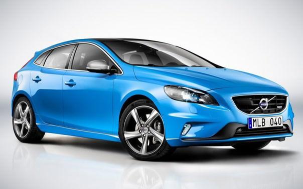 Volvo V40 Cross Contry ve V40 R-Desing,paris OtomobilFuarı'ndan sonra ilk kez Türkiye'de sergilenecek.