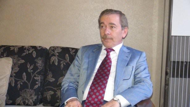 <p>Abdullatif Şener</p>
