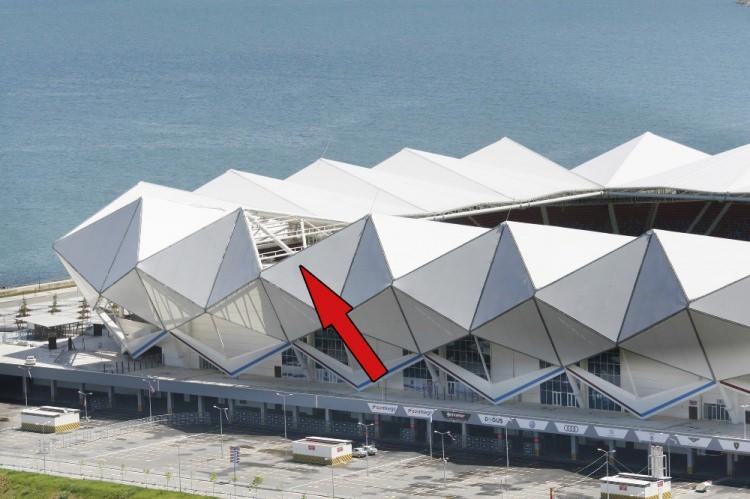 <p>Şiddetli rüzgar, Şenol Güneş Kompleksi’ndeki yeni stadında maddi hasarlar meydana getirdi.</p>
