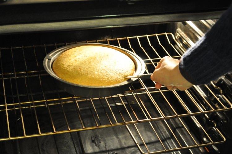 <p><strong>2-</strong> Fırını, önceden ısıtmadan, içerisine kek ya da kurabiye konulduğunda çalıştırmak</p>
