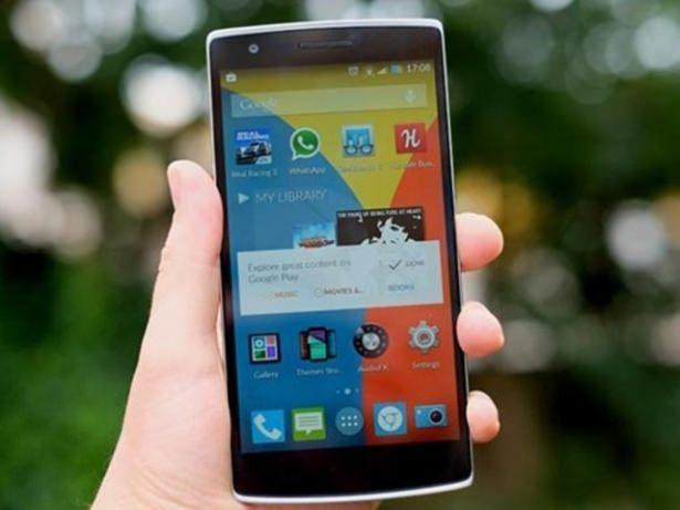 <p><strong>OnePlus Two</strong></p>

<p>OnePlus Two`da sürprizlerin olacağı söyleniyor. Cihaz muhtemelen Snapdragon 810 yongasını barındıracak. OnePlus Two daha fazla özelleştirilebilir olacak. Cihazda özel StyleSwap arka kapakların yanında bambu-tasarım arka kapaklar da olacak. Cihazın diğer özellikler ise; 5.5 inç ekran, 32GB dahili bellek, 16MP arka, 5MP ön kamera, 3300mAh batarya.</p>
