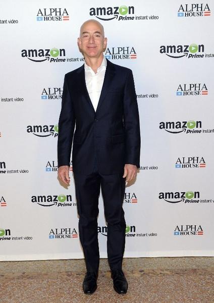 <p><strong>16. Jeff Bozos</strong><br />
30.5 milyar dolar</p>
