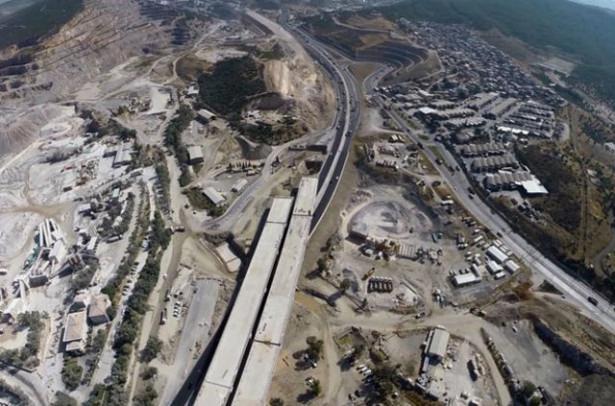 <p>Gebze – Orhangazi – Bursa – Balıkesir – İzmir Otoyolunun yapılmasıyla Edirne-Kınalı-İstanbul-Ankara Otoyolu İzmir-Aydın Otoyolu ile birleşerek Marmara Bölgesi Ege Bölgesi’ne otoyol ağıyla bağlanmış olacak.</p>

<p> </p>
