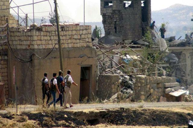 <p>Saldırıda Astsubay Adem ALGIN, jandarma er Orkun ALPASLAN şehit olmuş, 1 vatandaş hayatını kaybetmiştir. 2’si ağır 23 askeri personel, 1 korucu ve 14 vatandaş olmak üzere toplam 38 kişi yaralanmıştı.</p>
<p> </p>