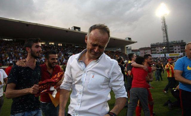 <p><strong>31 YILLIK HAYAL GERÇEK OLDU</strong></p>

<p>TFF 1. Lig'de sahasında Boluspor'la 1-1 berabere kalan lider Evkur Yeni Malatyaspor, bitime bir hafta kala Süper Lig'e çıkmayı garantiledi.</p>
