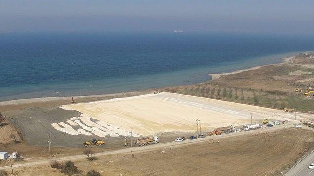 <p>Lapseki Yaklaşım viyadüğü 650 metre, Gelibolu yaklaşım viyadüğü ise 900 metre uzunluğunda olacak.</p>

<p> </p>

