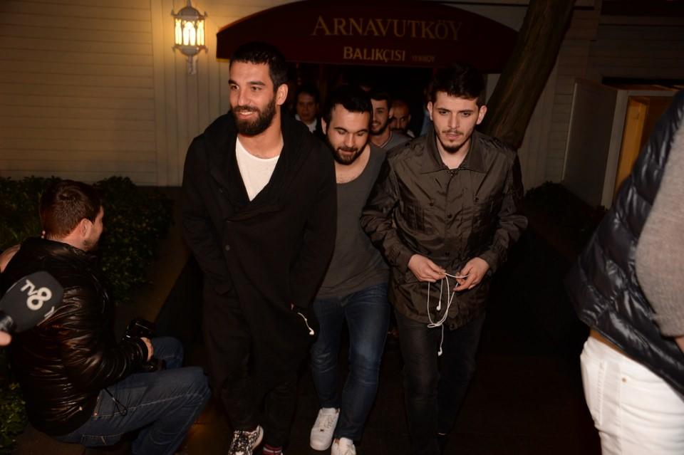 <p>Turan, mekanda defalarca dizinin müziğini çaldırdı.</p>

<p> </p>
