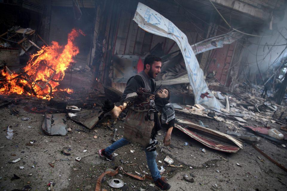 <p>AFP foto muhabiri Abd Doumany, ''Suriyeli Çocukların Yardım Çığlığı'' başlıklı fotoğraflarıyla ''seri haber" kategorisinde ikincilik ödülüne layık görüldü.</p>
