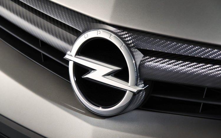 <p><span style="color:#FFA07A"><strong>OPEL</strong></span></p>
<p>ABD merkezli markanın birçok modelinde üretim yılı farkı mevcut.</p>