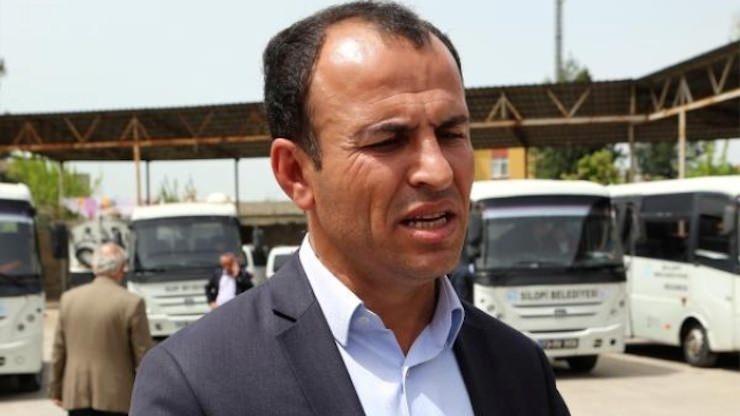 <p><strong>GÖZALTI KARARI OLAN DİĞER HDP'LİLER</strong></p>
<p>Hakkında yakalama kararı bulunan ve yurt dışında olduğu belirlenen HDP Şırnak Milletvekili Faysal Sarıyıldız:</p>
<p>Terör örgütü propagandası yapmak, terör örgütüne bilerek ve isteyerek yardım etmek, halkı kin ve düşmanlığa tahrik, suçu ve suçluyu övmek, silahlı terör örgütüne silah sağlamak.</p>
<p> </p>