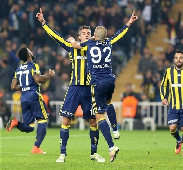 <p>SON 12 LİG MAÇINDAKİ 13 GOLDE ONUN ADI VAR<br />
<br />
Van Persie, forma şansı bulduğu son 12 lig maçında ise 13 kez skora doğrudan katkı yaptı. Tecrübeli futbolcu bu sezon 7, geçen sezon ise 5 maçta toplam 9 gol, 4 asistlik performans sergiledi. Öte yandan Fenerbahçe bu sezon ikinci kez penaltı noktasına gitti. Geçen hafta Atiker Konyaspor karşısında da penaltı kazanan Fenerbahçe, üst üste ikinci defa penaltı kullandı.</p>
