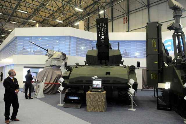 <p><strong>ROKET DÜŞMEDEN İMHA</strong><br />
Dakikada 1100 atış yapabilen KORKUT, İHA'lardan kaçan roketleri düşmesine 4 kilometre kala havada imha edecek.</p>
