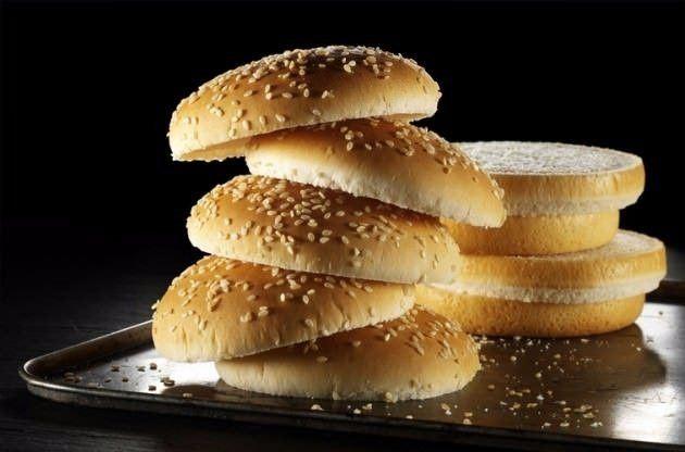 <p>Bir Big Mac hamburgerin ekmeğinde ortalama 178 adet susam bulunuyor.</p>
<p> </p>