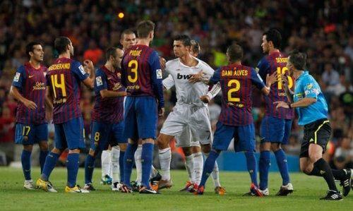 <p>3- <strong>Barcelona - Real Madrid</strong><br />
<strong>Aldığı oy:</strong> 8.9</p>