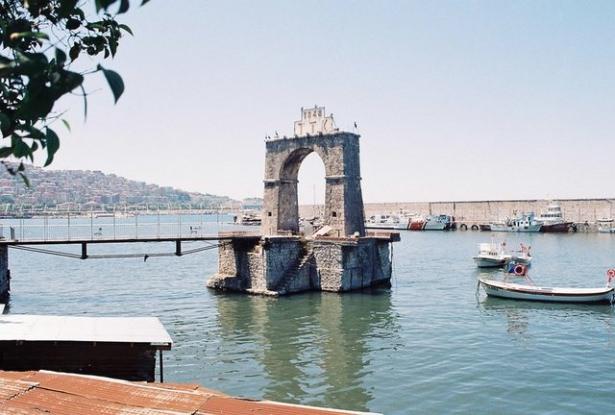 <p>ZONGULDAK<br />
Toplam Nakdi Krediler (Bin TL): 5.213.165<br />
Takipteki Alacaklar (Bin TL): 298.779<br />
Takipteki Alacaklar/Toplam Nakdi Krediler (%): 5,73</p>