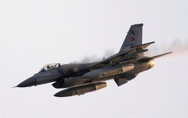<p><strong>27 Haziran 2001, Ankara - Akıncı</strong><br />
<br />
Uçak, Akıncı Üssü'ne iniş sırasında motor arızası nedeniyle pist yakınlarında düştü. Paraşütle uçaktan ayrılan pilot kurtuldu.</p>
<p> </p>
<p> </p>
