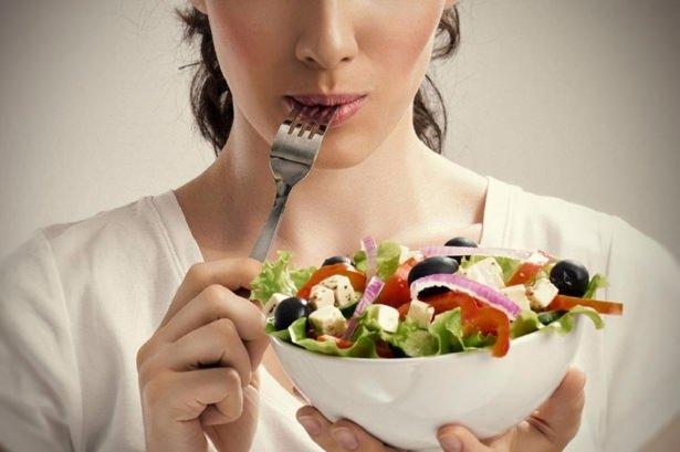 <p>Hepsini karıştırıp salata sosu olarak kullanın.</p>