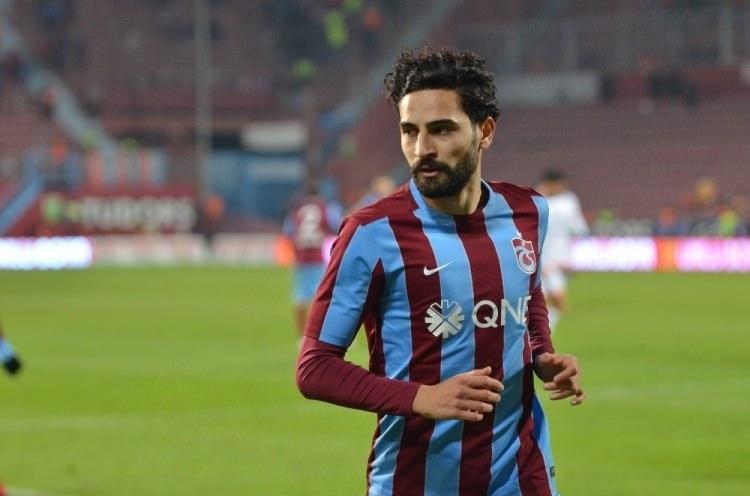<p><strong>MEHMET EKİCİ - TRABZONSPOR</strong><br />
<br />
18 YAŞINDAKİ PİYASA DEĞERİ: 400 bin Euro (Bayern Münih)<br />
<br />
GÜNCEL PİYASA DEĞERİ: 5.5 milyon Euro<br />
<br />
FARK: +5.1 milyon Euro</p>
